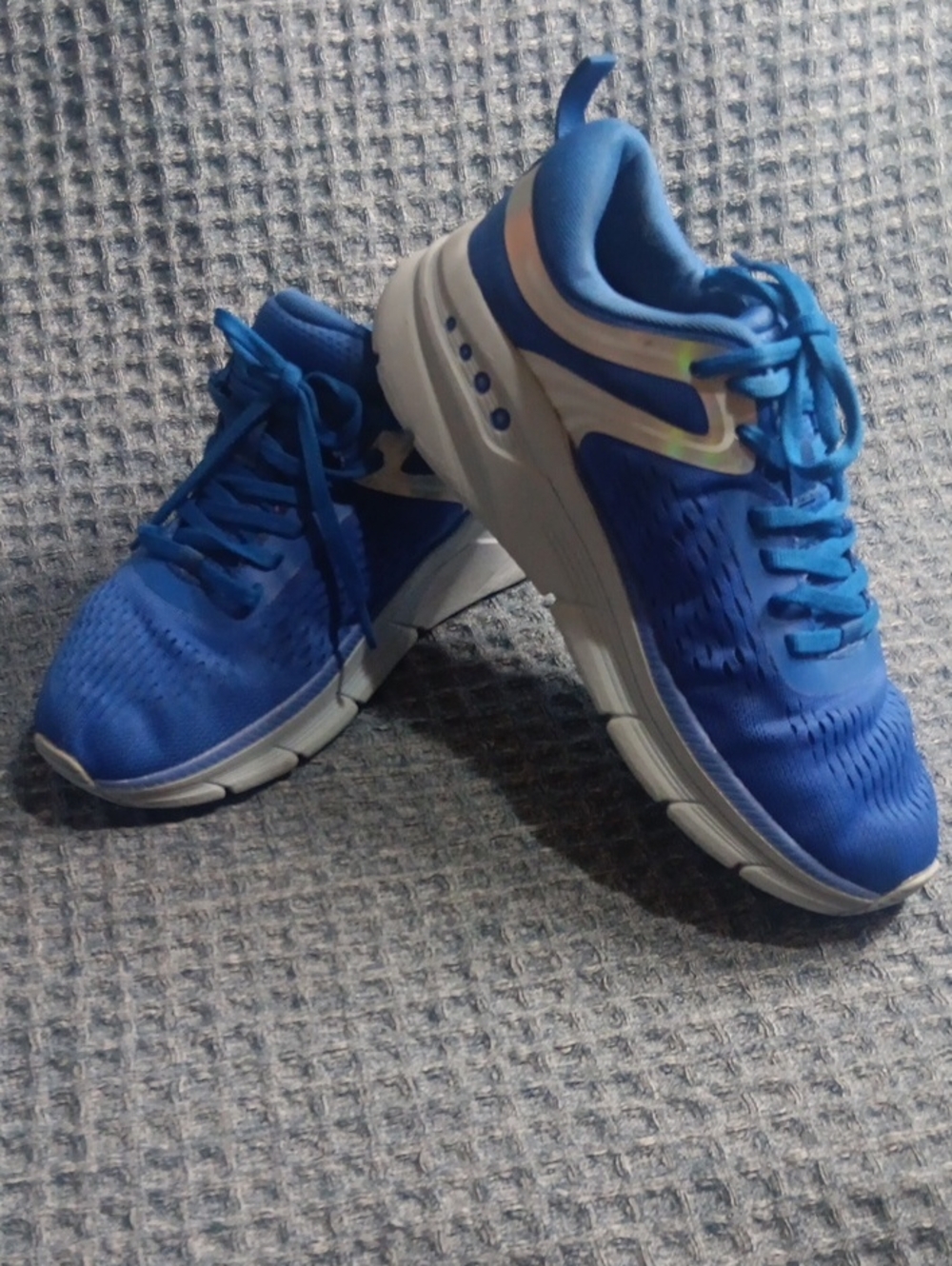 Easy Spirit Blue Mesh Lace-Up Athletic Sneakers